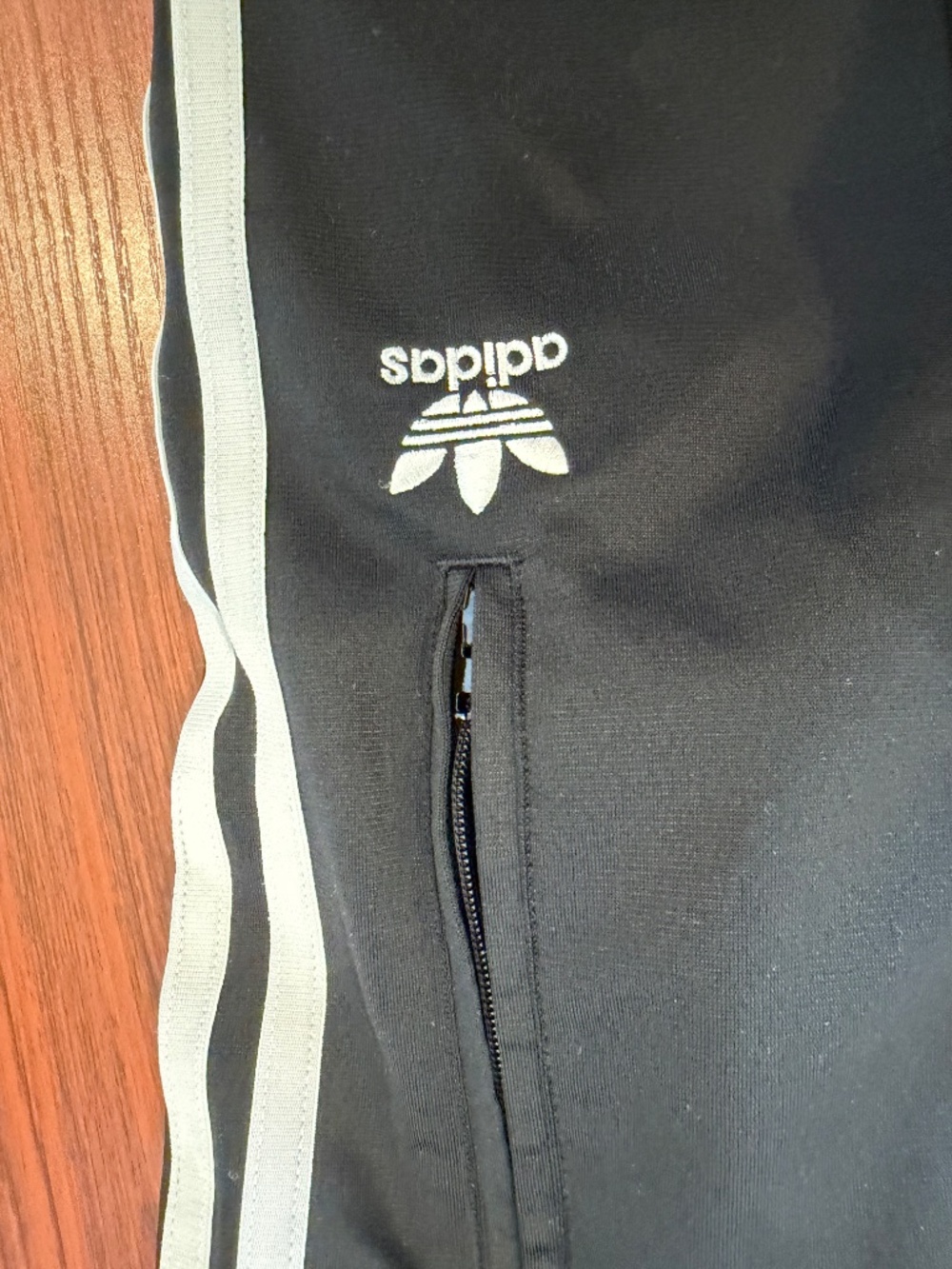 Adidas - Picture 3 of 4